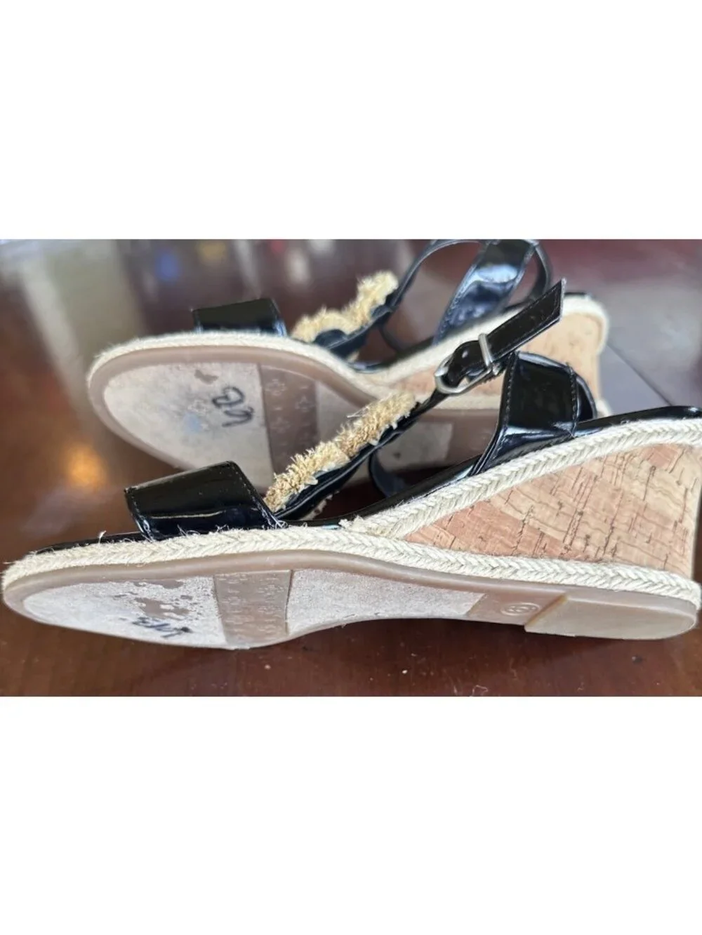 Vintage Etienne Aigner Patent Leather Beachy Floral Sandals Size 6